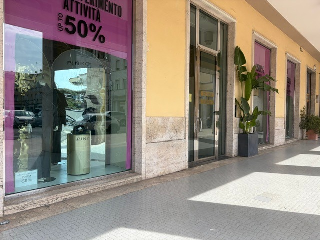 Locale Commerciale/Industriale